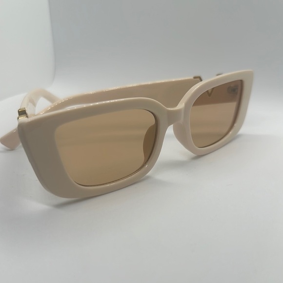 Chic Oversized Square Sunglasses - Creamy White Frame - UV Protection - New! main image 5